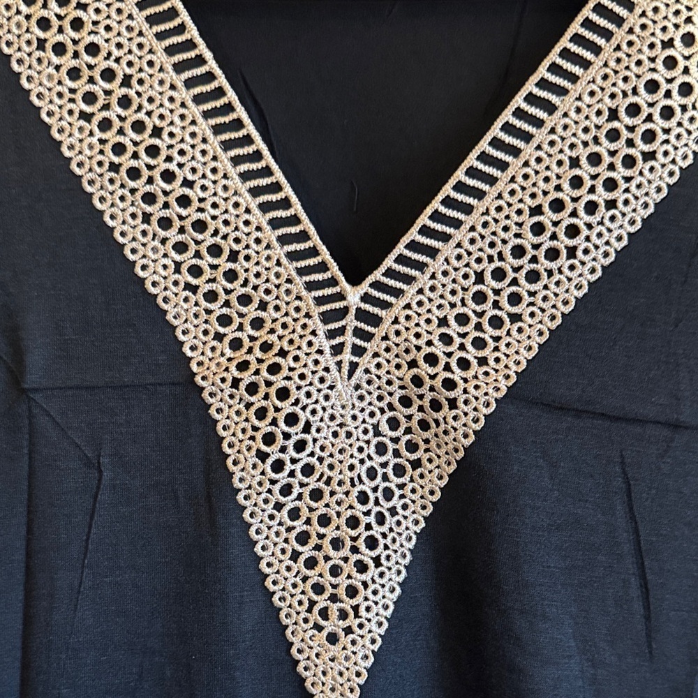 Black V-Neck Blouse with Beige Crochet Trim – Size M - Picture 7 of 7